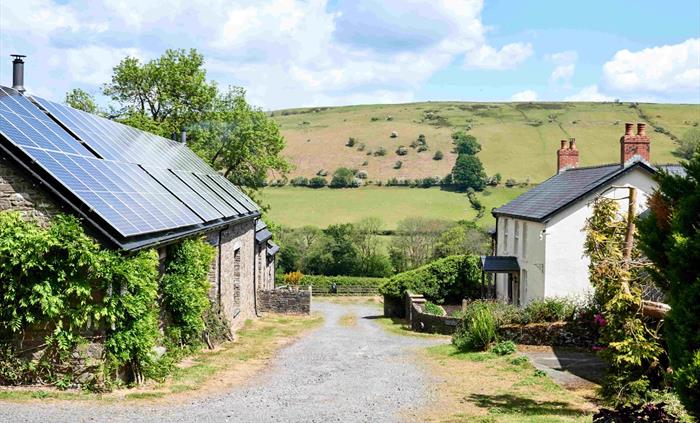 Onnen Fawr Farmhouse adjancient to Sycamore and As